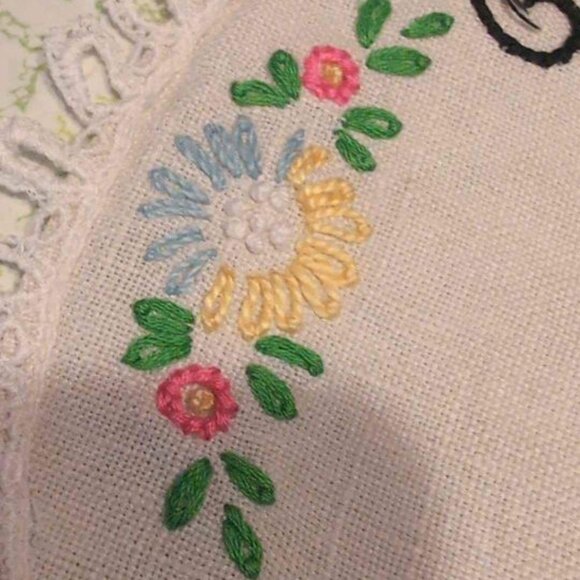 Vintage 3 Piece Vanity Set - Picture 9 of 9